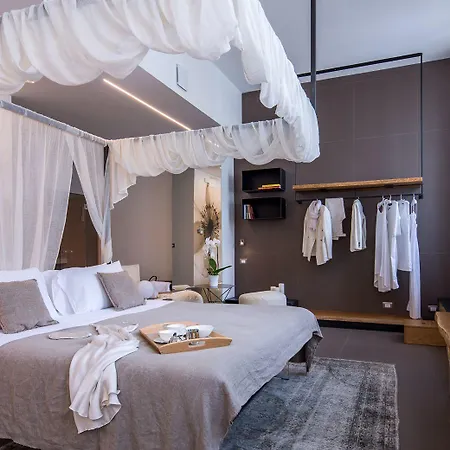 梅卡托维奇奥豪华套房酒店 4*