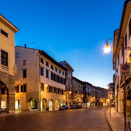 梅卡托维奇奥豪华套房酒店